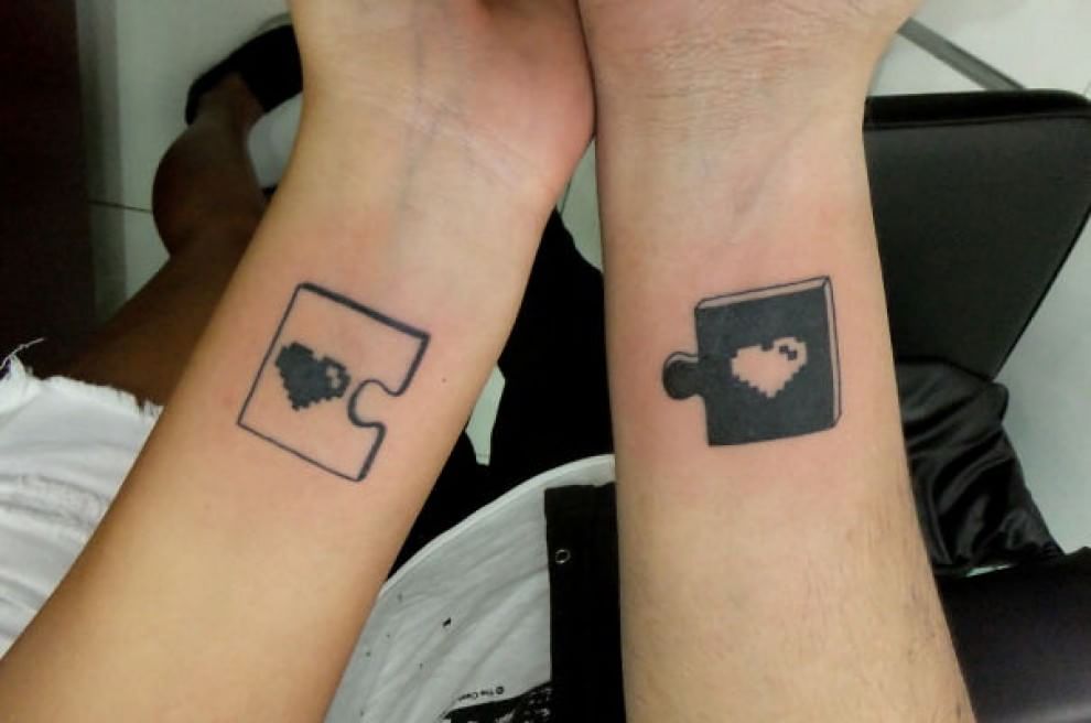 Black 3D Heart Puzzle Matching Box Tattoo On Couple Wrist