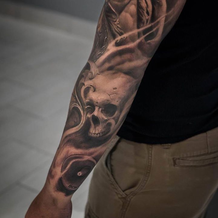 Statue and skull tattoo on full sleeve 2