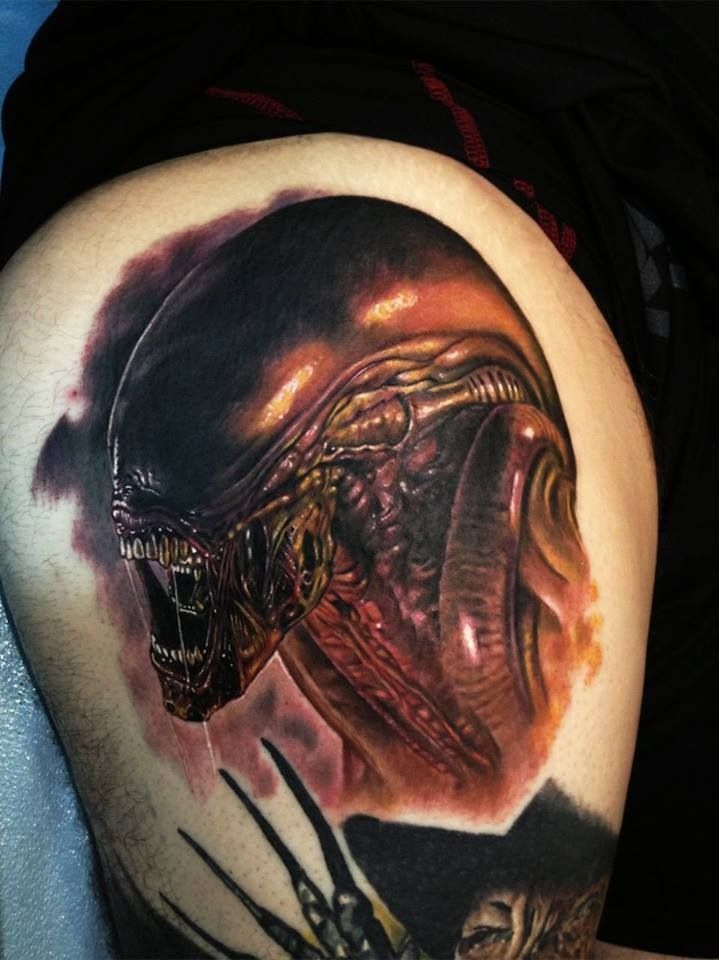 Alien Tattoo Design On Right Thigh
