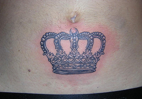 Amazing Grey Crown Tattoo On Belly Button