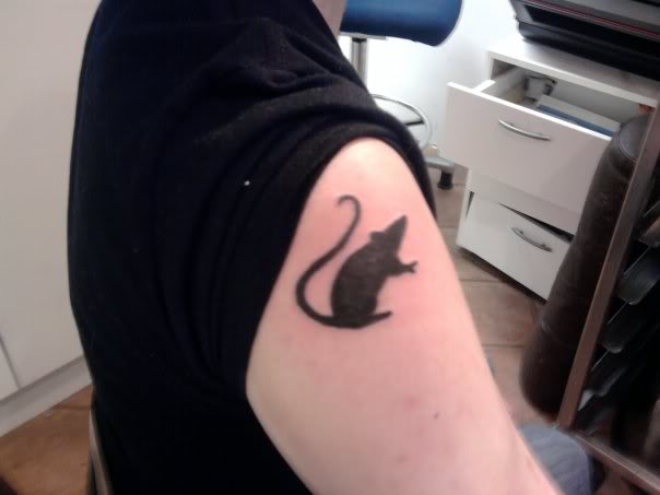 Unique Black Rat Tattoo On Right Shoulder