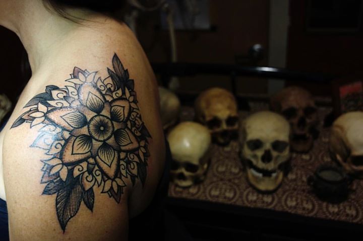 Black Mandala Flower Tattoo on Girl's Back Shoulder