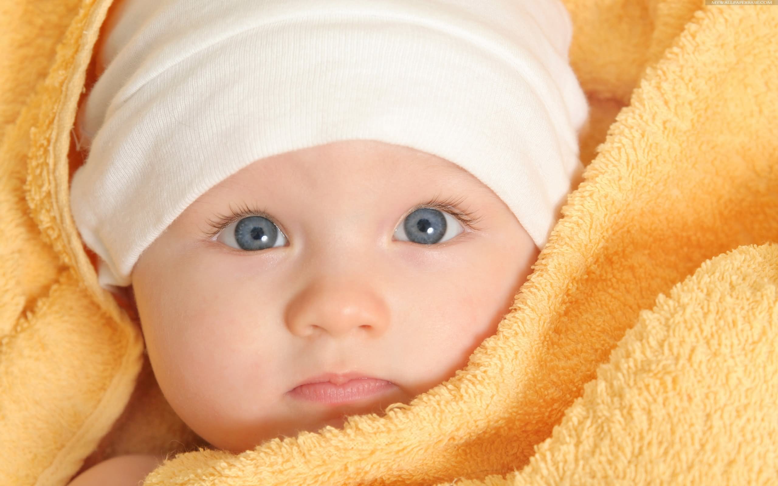 Cute Blue Eyed Baby HD Wallpaper