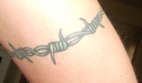 Nice Blue Barbed Wire Tattoo Image