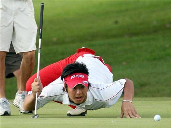 Player Surprise To See Golf Ball Funny Picture