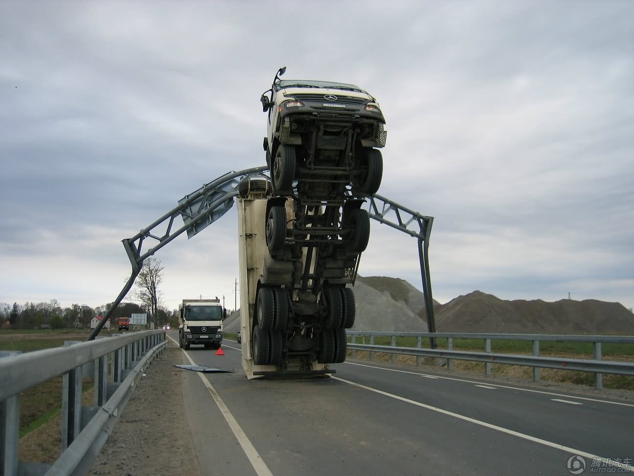 Truck Funny Accident Picture