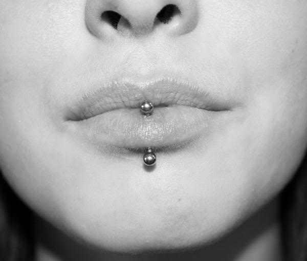 Awesome Silver Barbell Vertical Labret Piercing