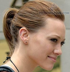 Celebrity Hilaryd With Right Ear Lobe Piercing