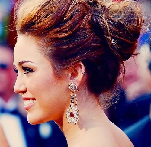 Celebrity Miley Cyrus With Left Ear Piercing