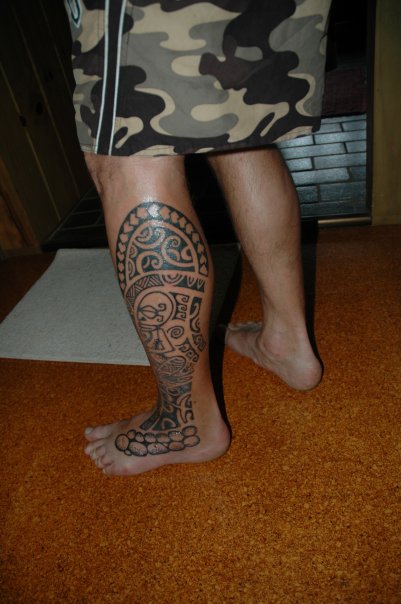 Black Indian Maori Design Tattoo On Leg