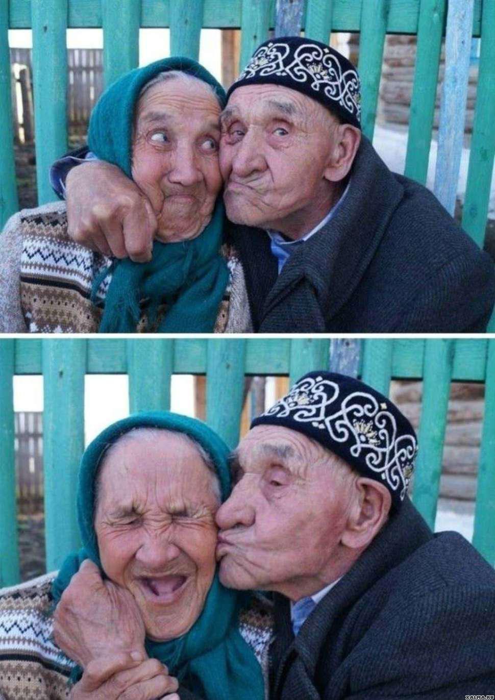 Funny Old Couple Kissing Image