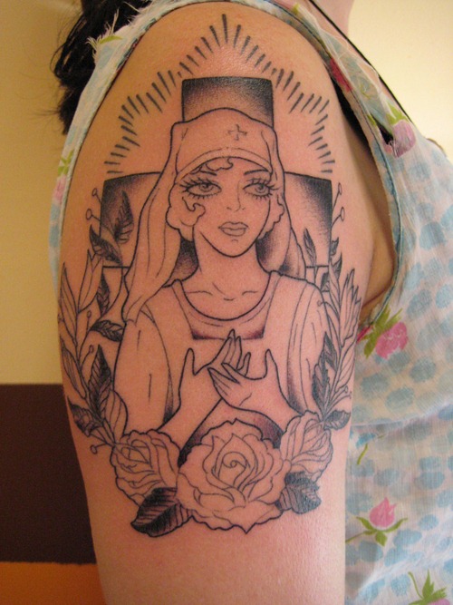 Nurse With Roses Tattoo On Girl Right Shoulder