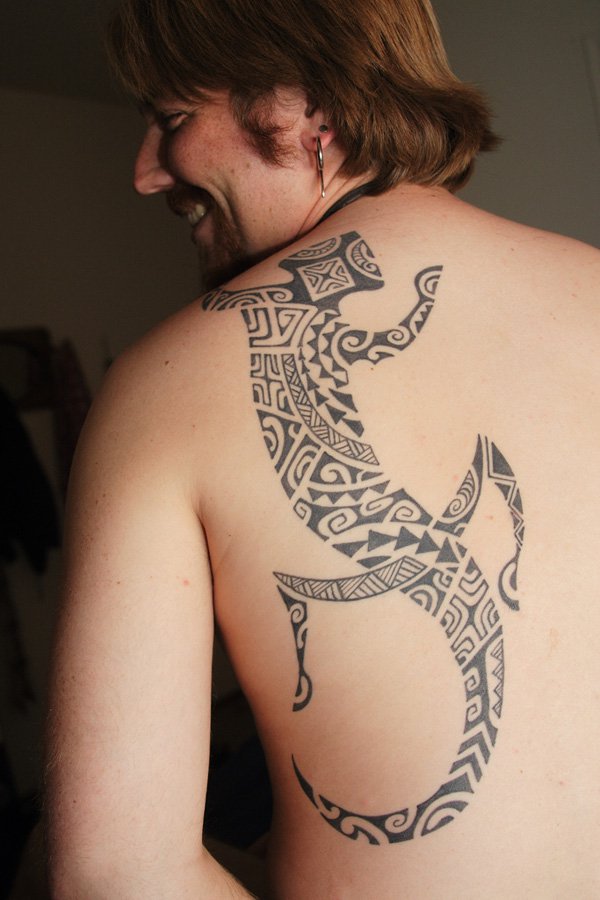 Black Polynesian Lizard  Tattoo On Man Back