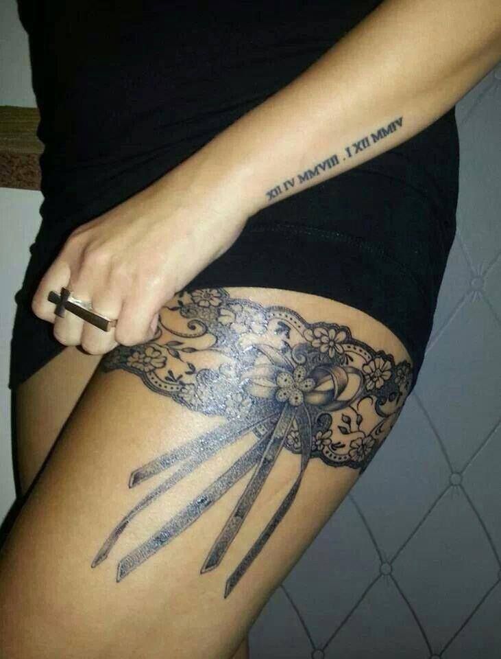 Nice Lace Tattoo On Girl Left Thigh