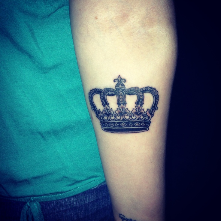 Black Ink Queen Crown Tattoo On Forearm
