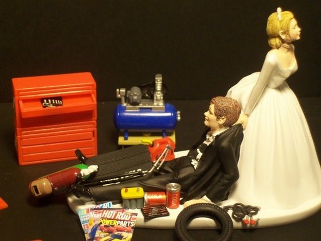 Bride And Groom Fight Funny Cake