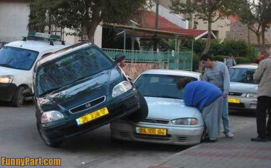 Funny Amazing Car Parking Picture