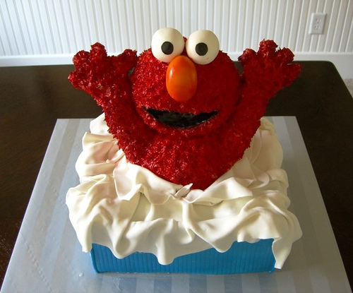 Funny Elmo Cake