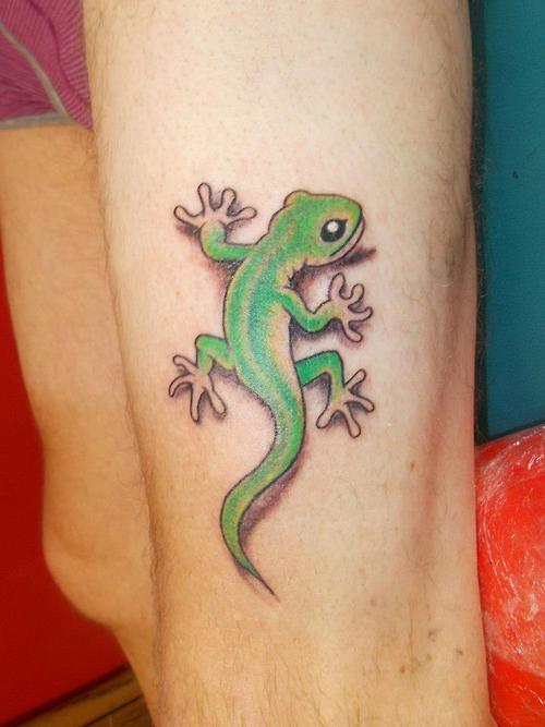 Amazing Green Ink Gecko Tattoo Design