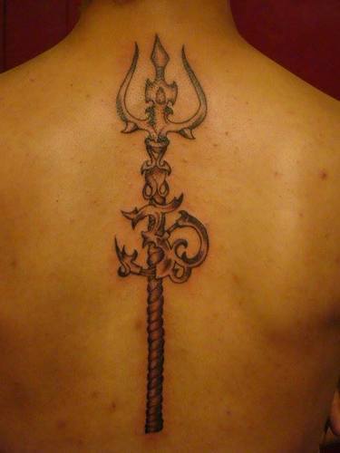 Amazing Trishul With Om Tattoo On Man Upper Back