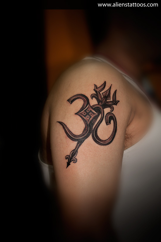 Awesome Trishul With Om Tattoo On Right Shoulder