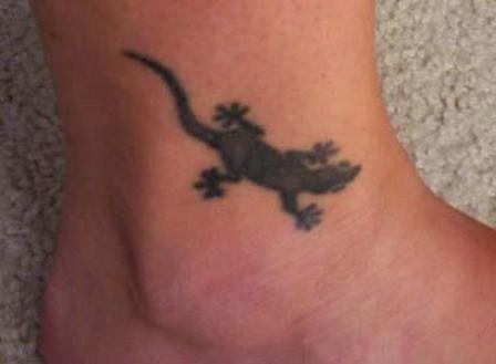 Black Ink Gecko Tattoo On Ankle