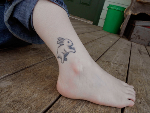 Black Ink Rabbit Tattoo On Leg