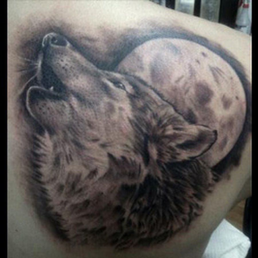 Full Moon And Howling Wolf Head Tattoo On Right Back Shoulder