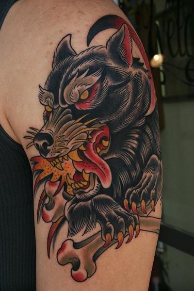 Wolf Traditional Tattoo On Left Shoulder