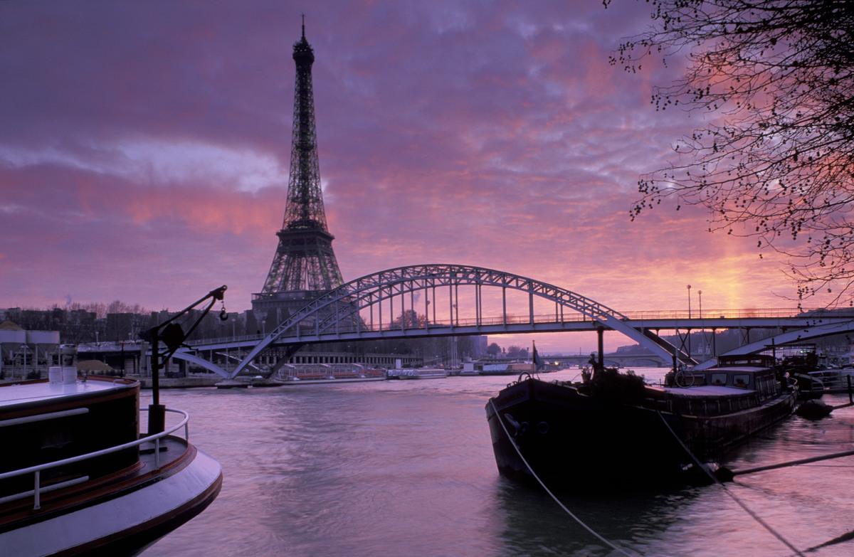 Eiffel Tower, Paris at dawn