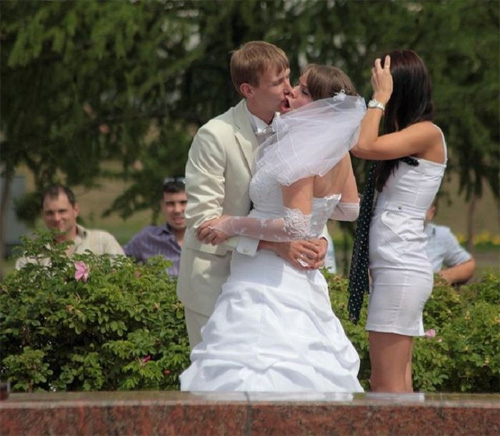 New Married Couple Funny Fail Kissing Image