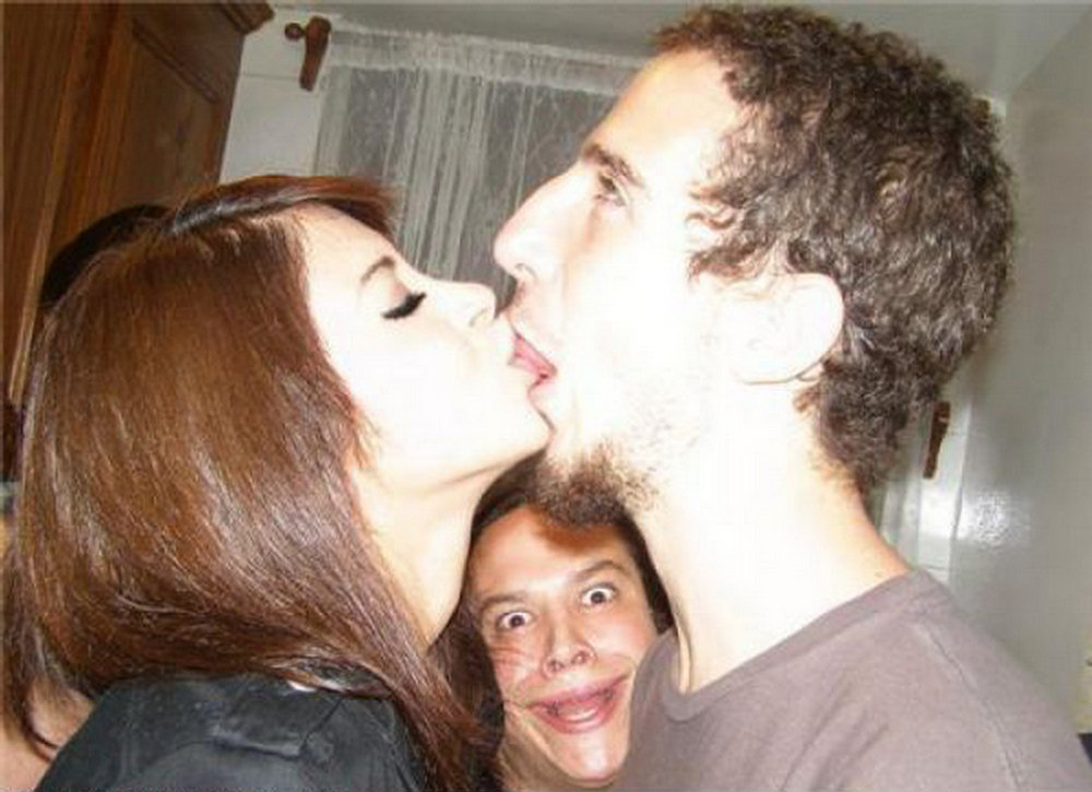 Weird Kissing Couple Funny Picture