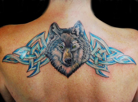 Wolf Head In Celtic Tattoo On Man Upper Back