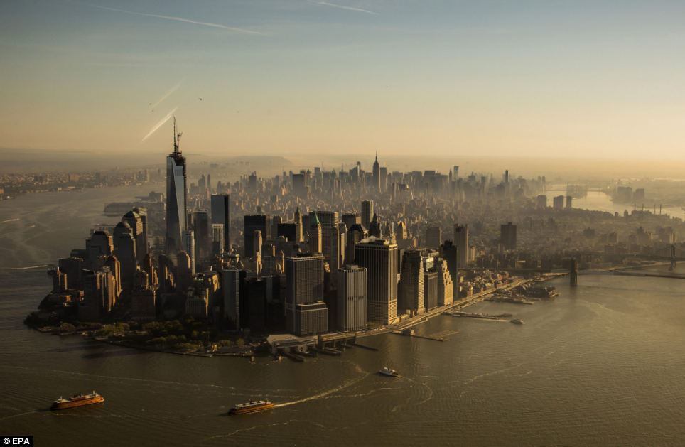 One World Trade Center Image from Airplane