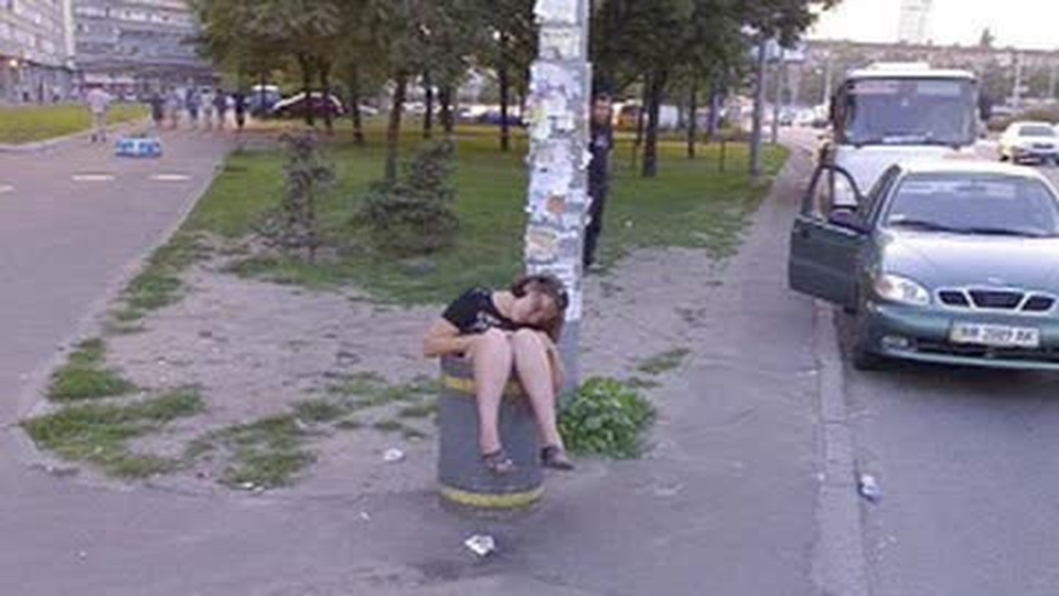Drunken Girl Sleeping In Dustbin Funny Picture
