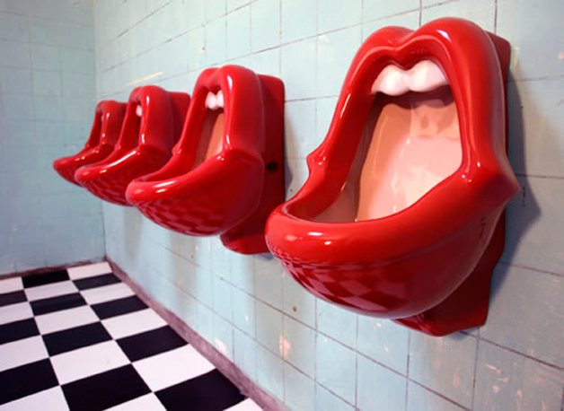 Funny Red Lips Toilets Picture