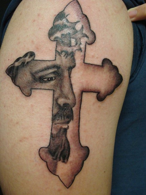Incredible Jesus Face in Cross Tattoo on Shoulder