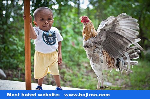 Tiny Kid Crying To See Giant Hen Funny Picture