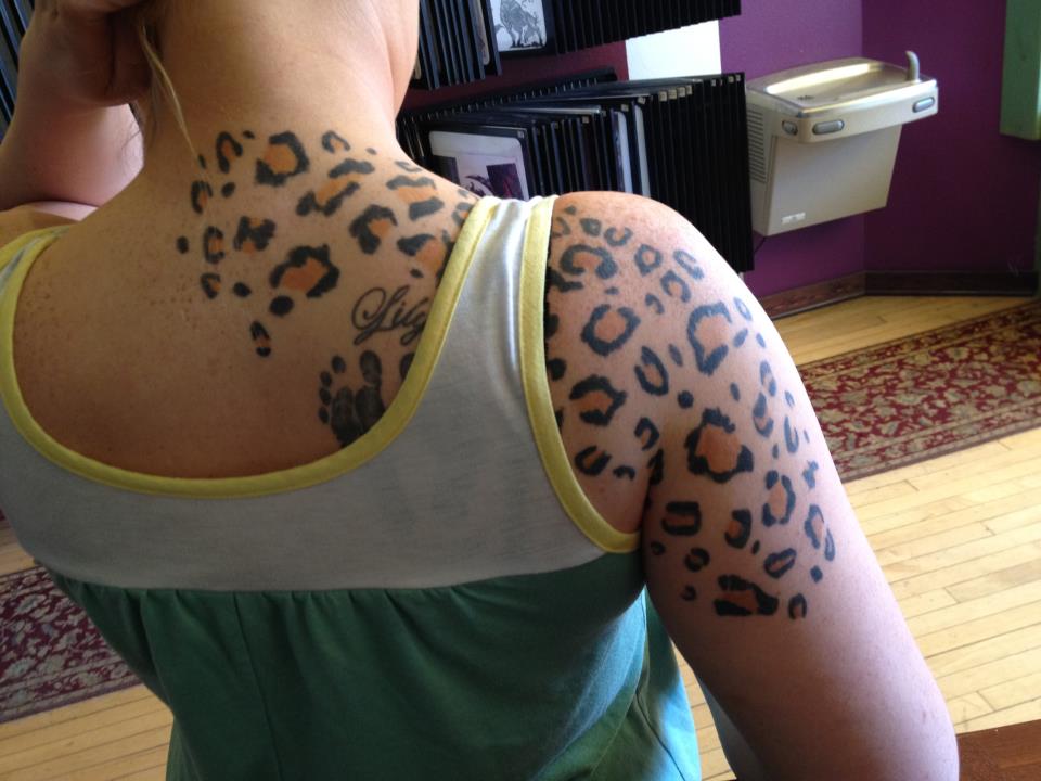 Cheetah Print Tattoo On Right Shoulder For Girls
