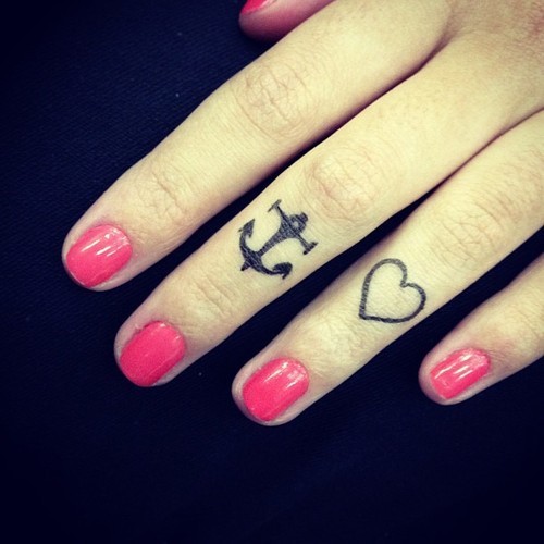 Cute Black Anchor And Heart Tattoos On Fingers