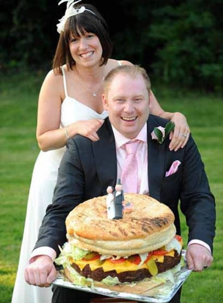 Funny Wedding Gateau Burger Picture