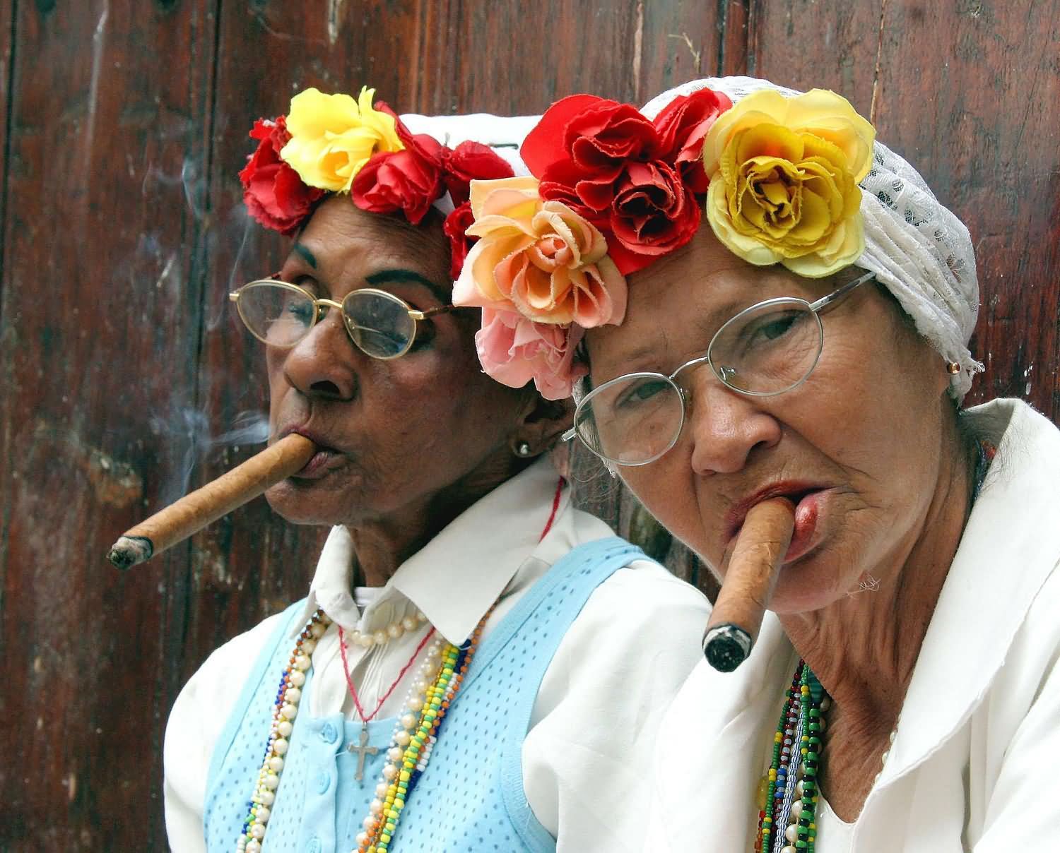 Old Women Smoking Funny Picture