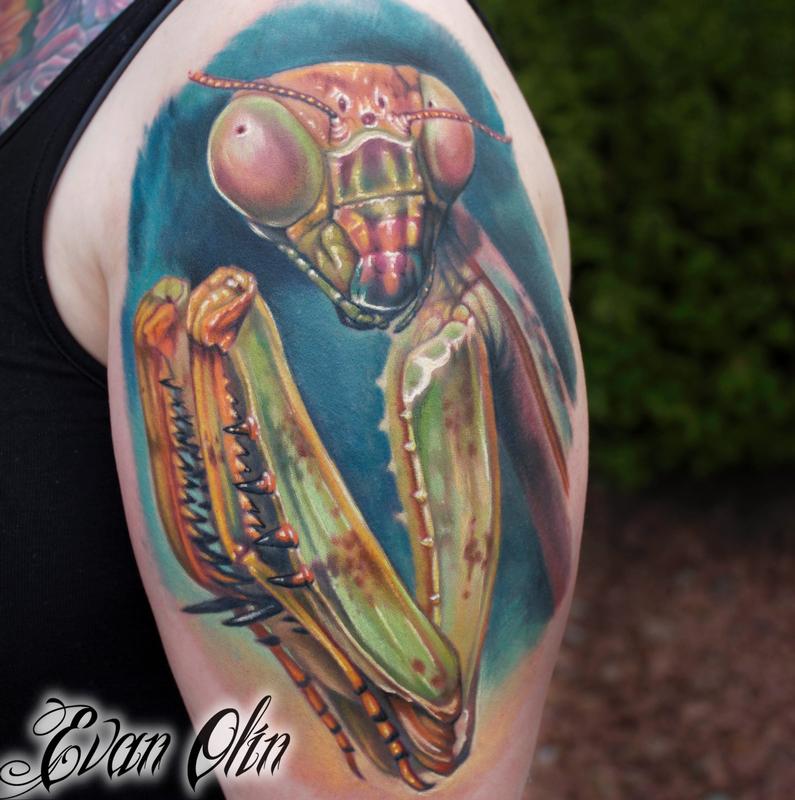 Amazing Mantis Tattoo On Left Shoulder By Evan Olin