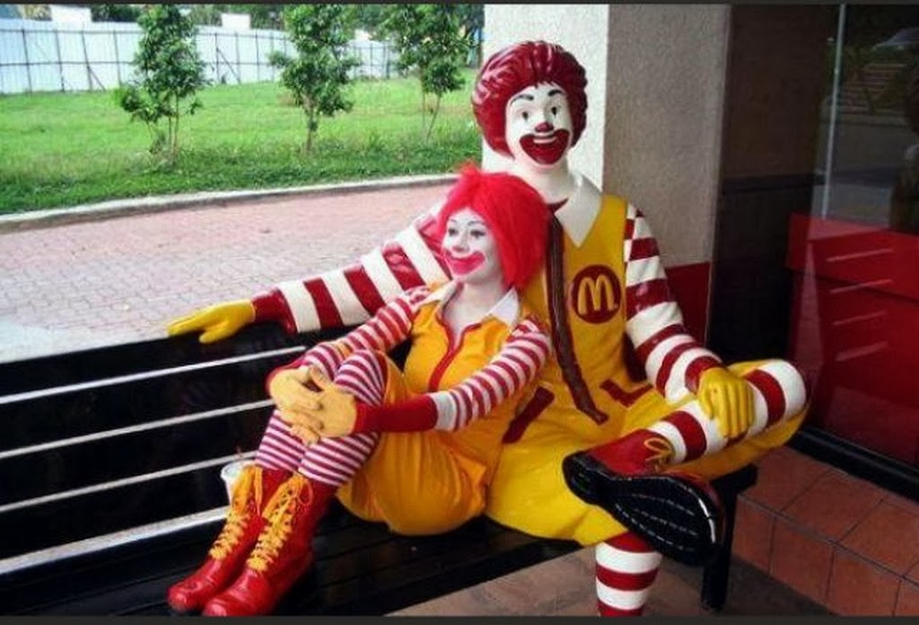 McDonald Clown Funny Couple Picture