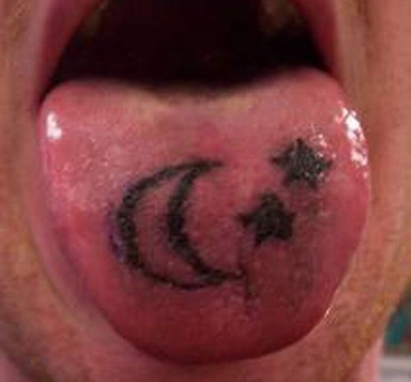 Black Half Moon With Two Stars Tattoo On Tongue