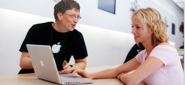 Funny Bill Gates Wearing Apple Tshirt