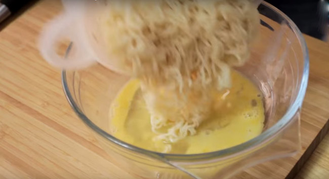 Ramen Noodle Burger Recipe - Image 3