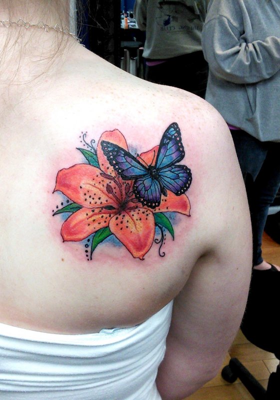 3D Butterfly With Flower Tattoo On Right Back Shoulder