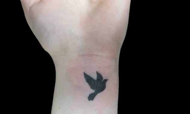 Amazing Black Birds Tattoos On Wrist For Girls