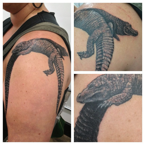Amazing Two Alligator Tattoo On Left Shoulder